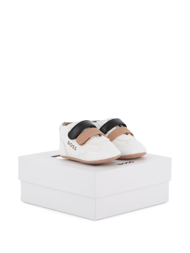 Scarpe bianche/blu/biscotto per neonato J53553 10P Boss Kids 