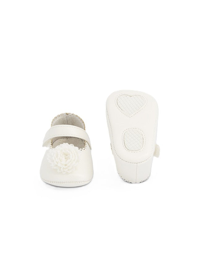Scarpe ecrù per neonata 9159 012 MAYORAL 
