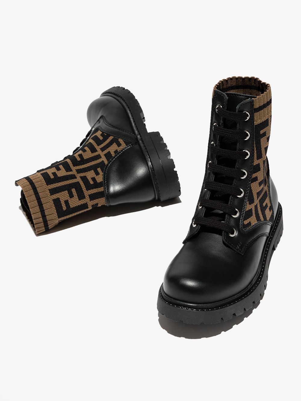 Brown boots for girls with logo