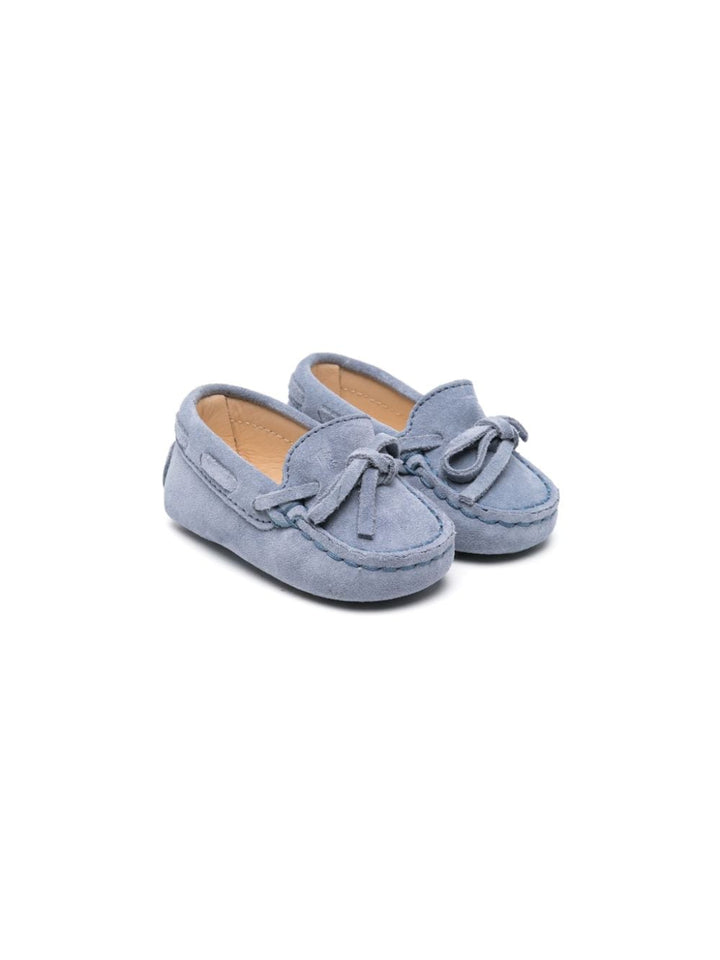 Pastel blue moccasins for newborns in suede