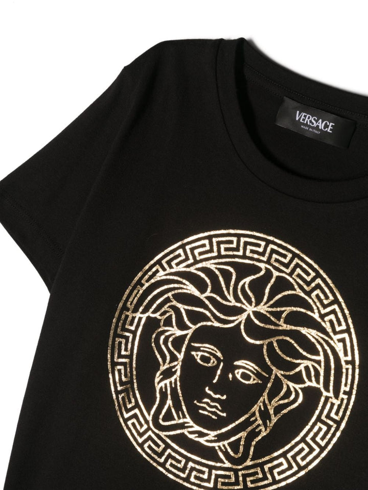 T-shirt nera per bambini con logo oro 10002391A10164 2B130 Versace Kids 