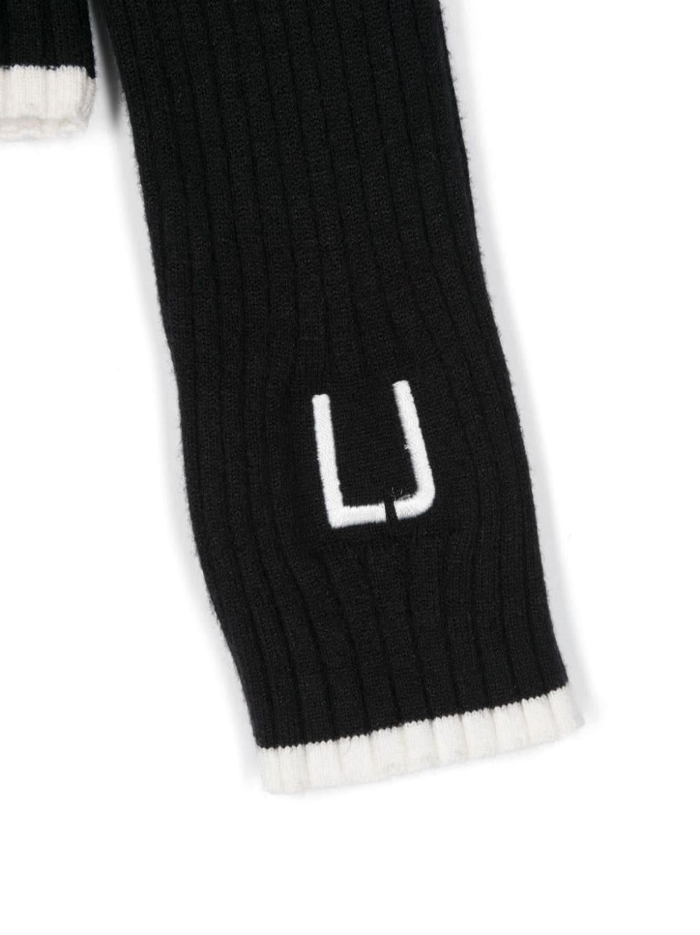 Black T-shirt for girls with logo