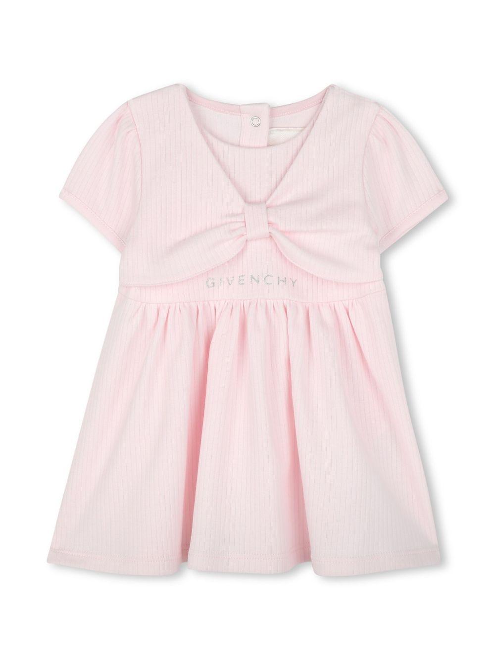 Abito rosa chiaro per neonata