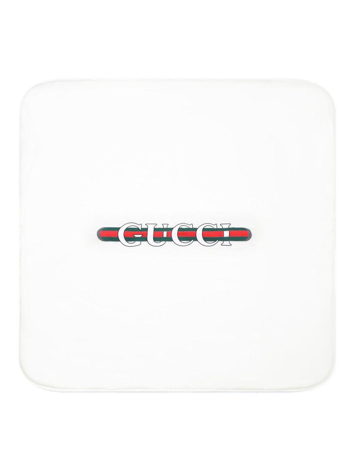 Coperta bianca per neonato