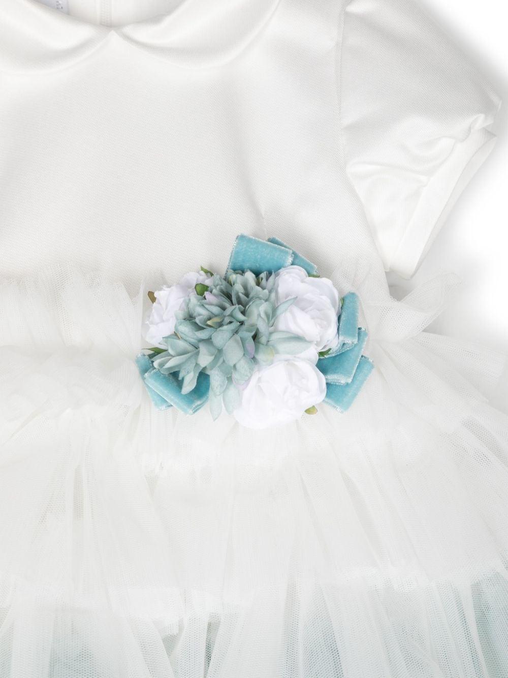 Abito bianco/azzurro per neonata