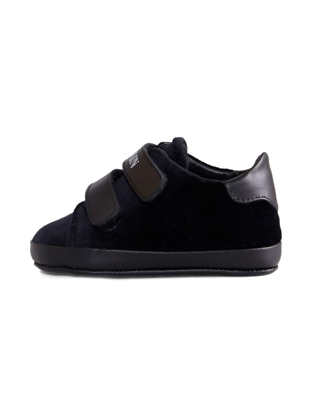 Sneakers nere per neonato