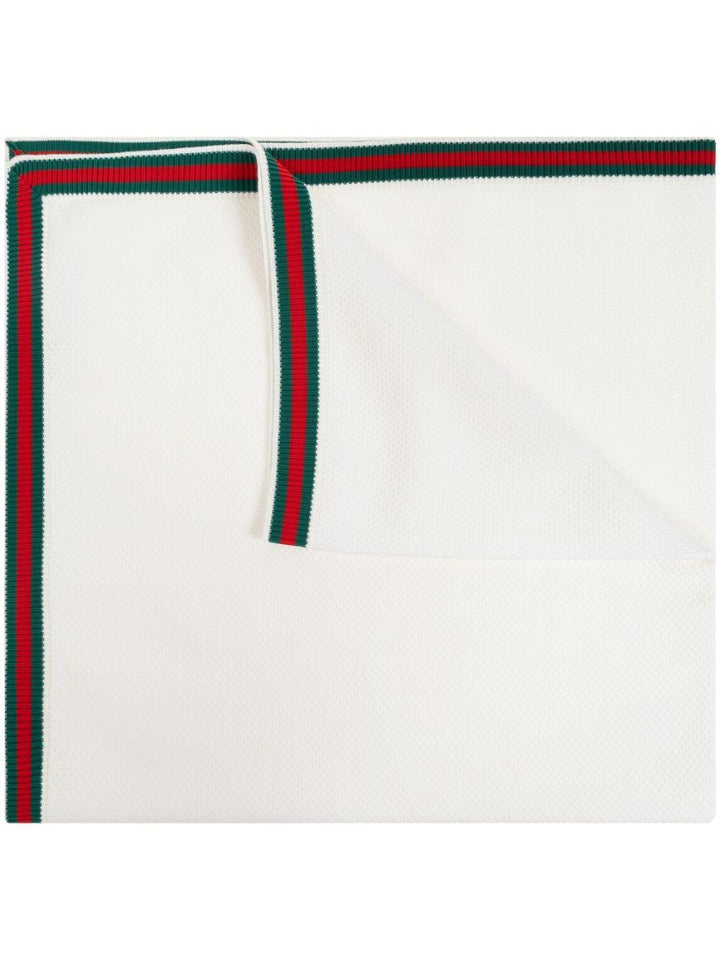 Coperta bianca per neonato