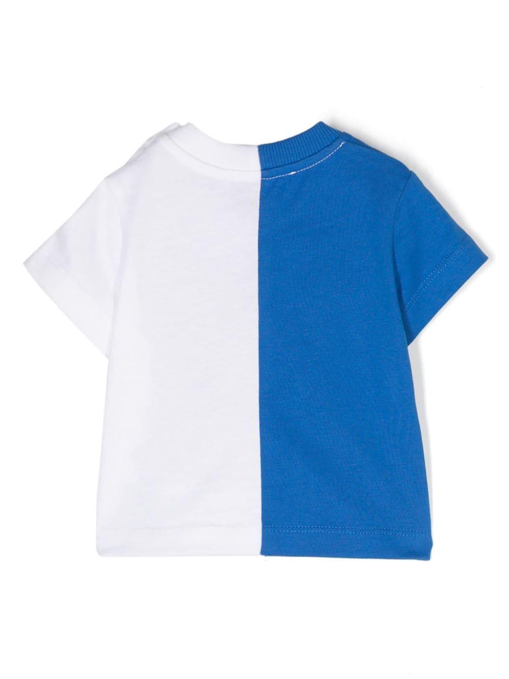 T-shirt bianca e blu per neonato con logo MUM03RLAA02 83526 Moschino Kids 