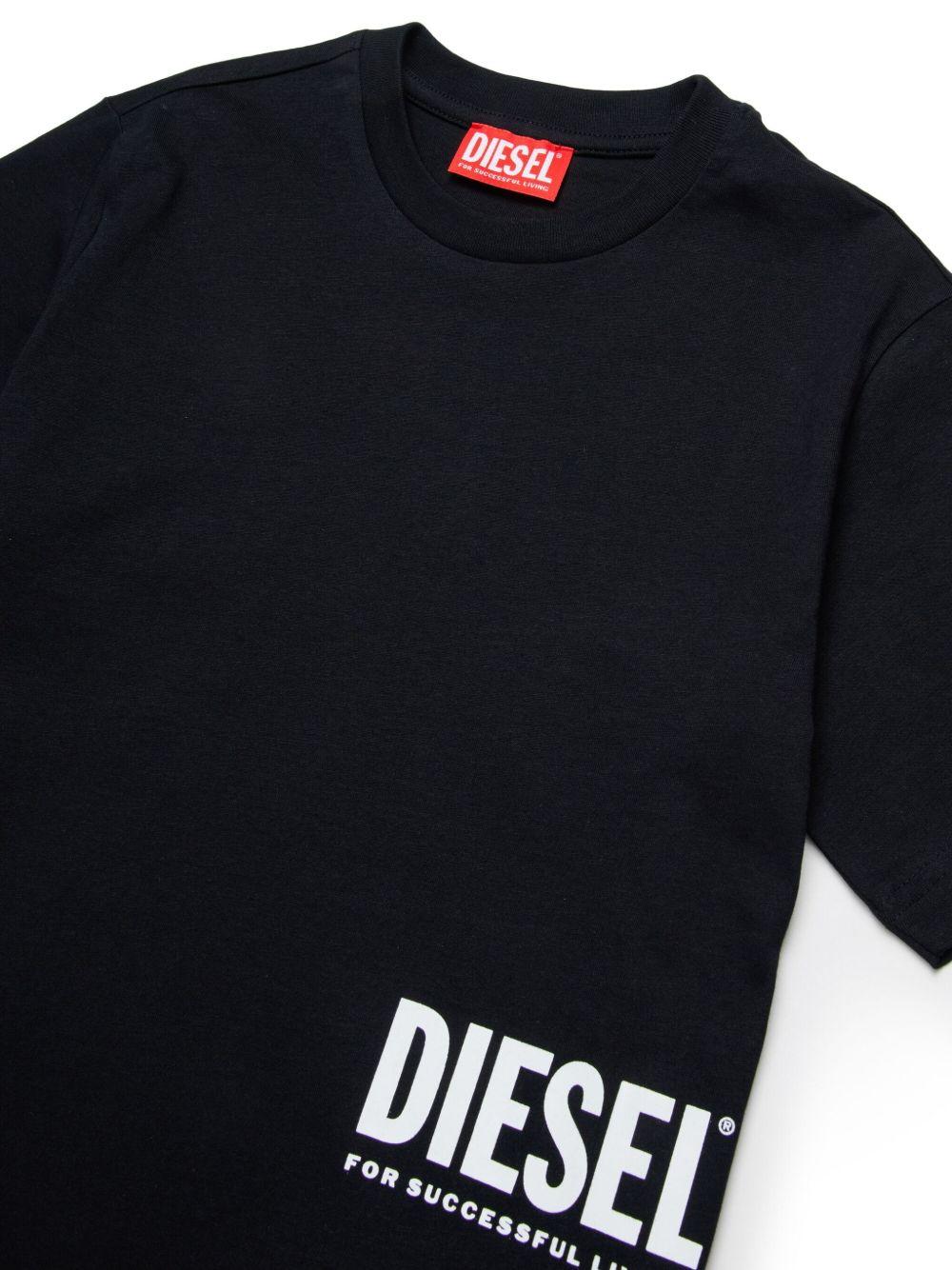 T-shirt nera per bambino