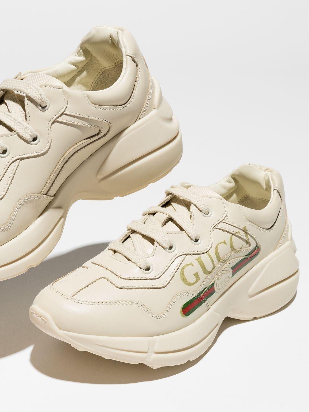 Sneakers crema per bambina con logo