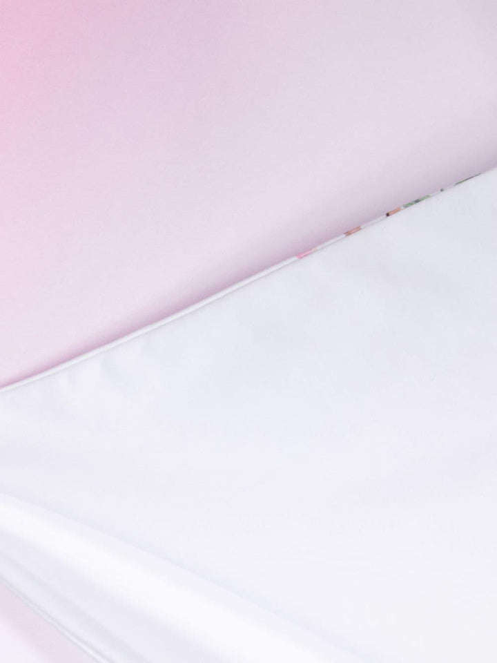 Coperta bianca e rosa per neonata con stampa